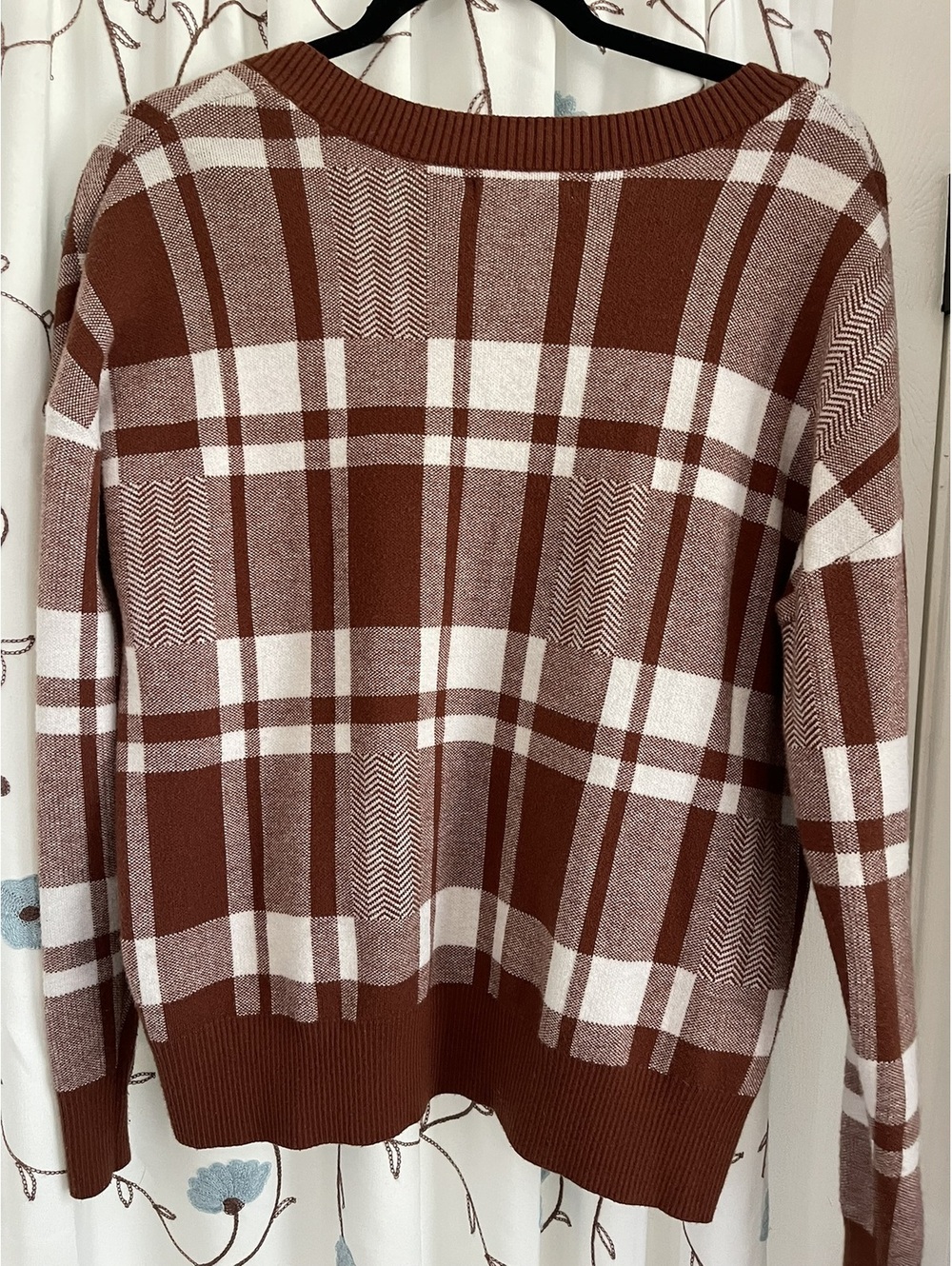 Christian Siriano | L | Brown Plaid V-Neck Sweater - Picture 6 of 6